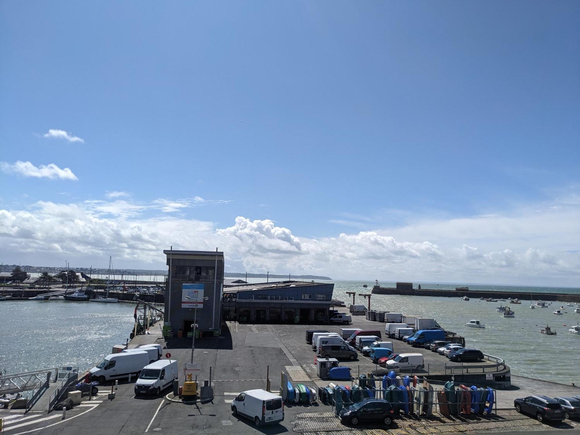 Apartmán La Vigie Sur Le Port Granville Exteriér fotografie